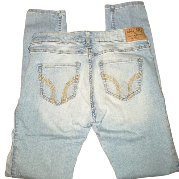 Hollister Skinny Jeans - Picture 4 of 6